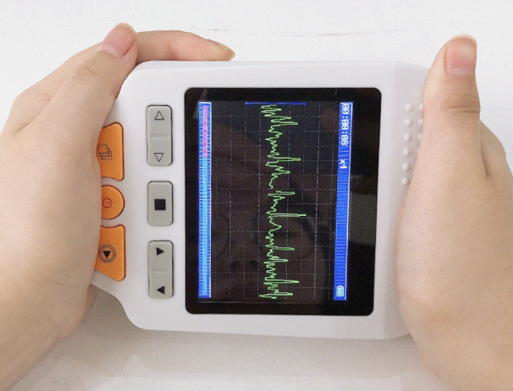 暖芯迦九感 EPC001 芯片集成了两个模拟前端，为用户提供更加便捷、高效的心电监测体验