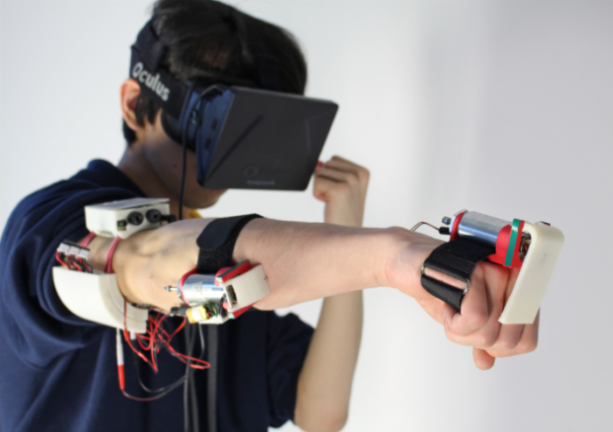 暖芯迦神经电刺激芯片元神ENS001在模拟类游戏上的运用，提供更加真实的体感反馈