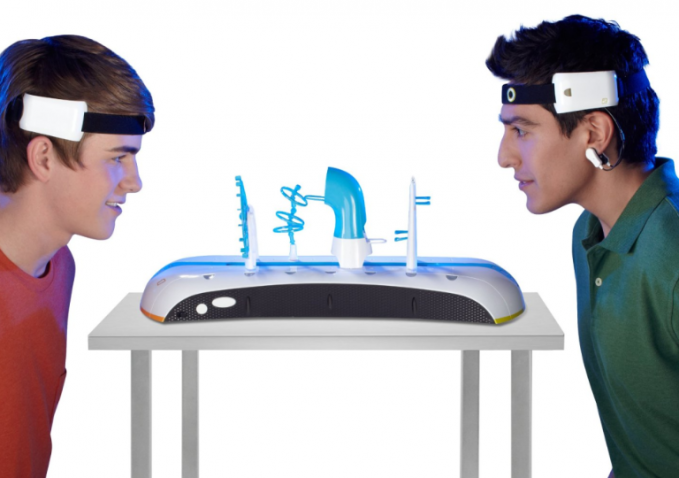 暖芯迦脑电检测模组 C100 高精度算法能力，为脑电波玩具带来更加丰富、有趣的游戏体验