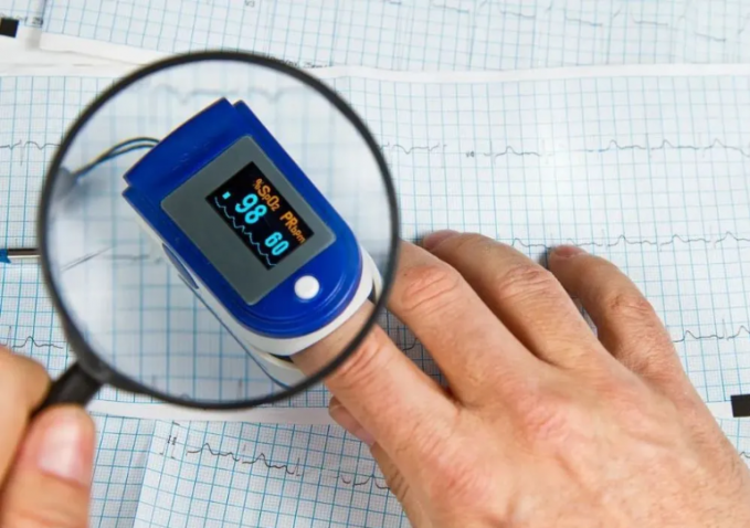 暖芯迦心电、脉搏检测模组 AR100 为家庭医疗设备带来更全面的检测能力